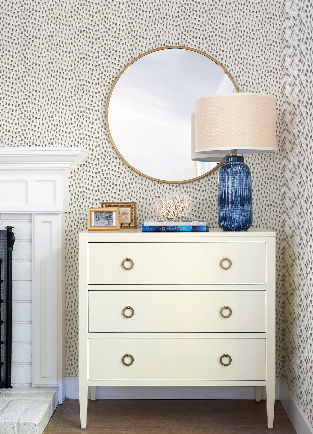 Sand Drips Painted Dots Wallpaper