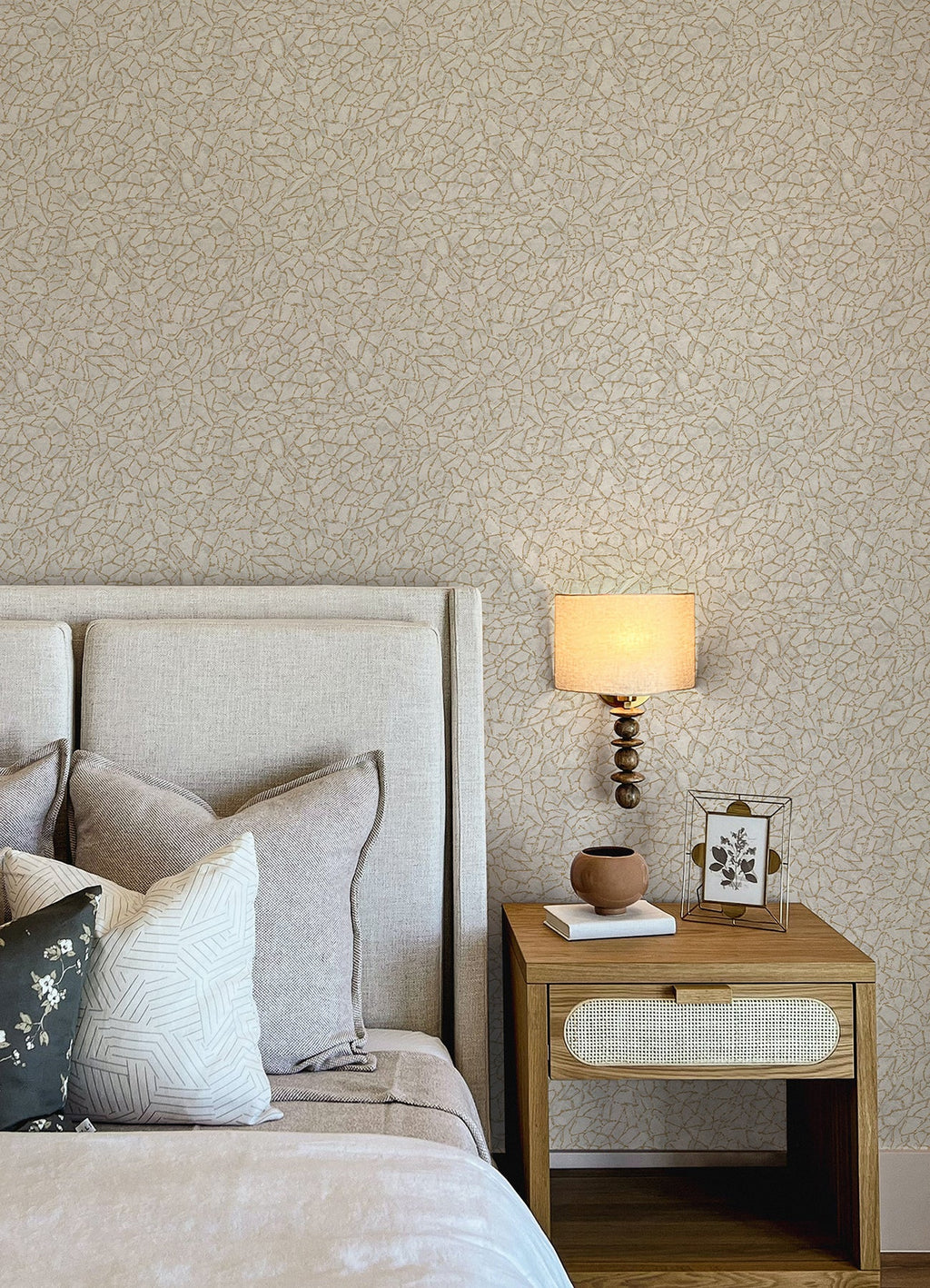 Soma Metallic Crackling Wallpaper