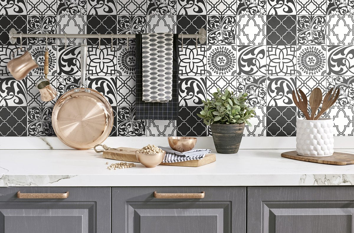 Black and White Graphic Tile - Black & White