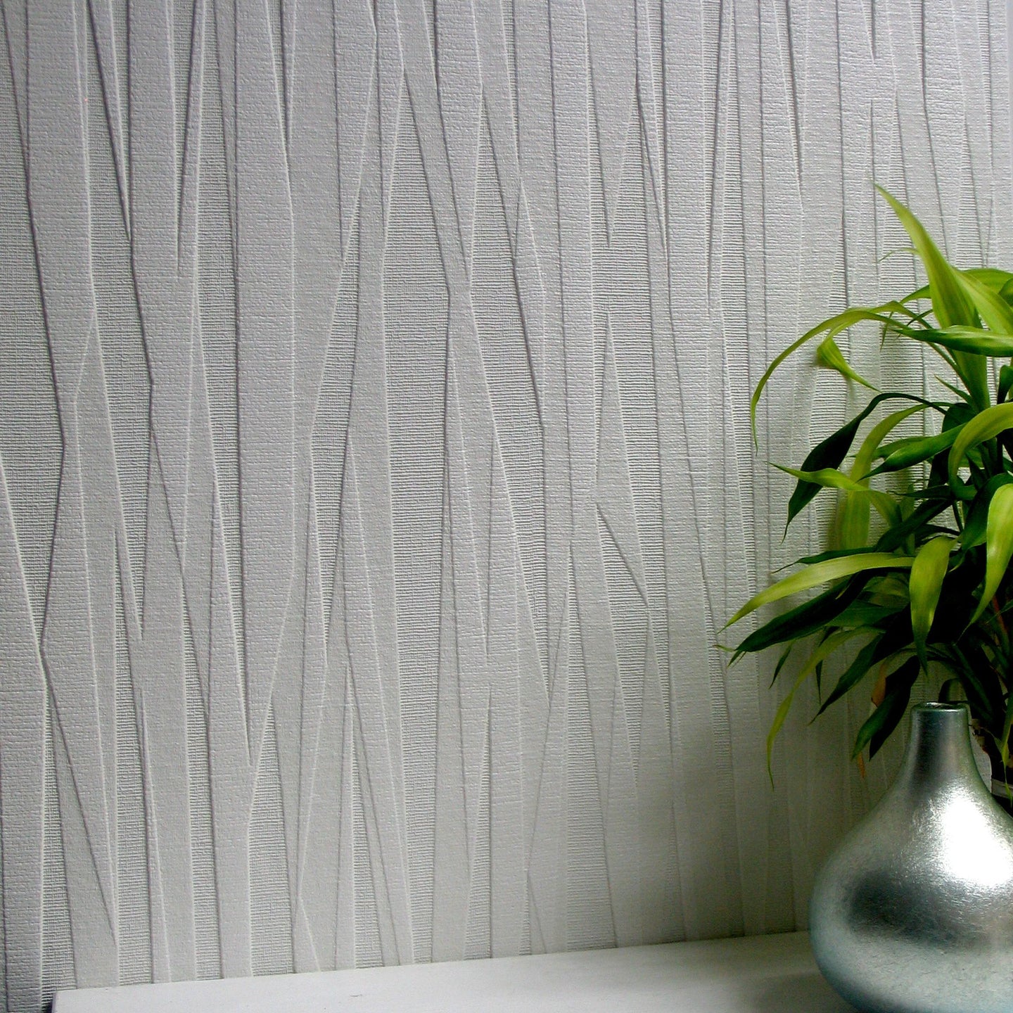 Anaglypta paintable wallpaper