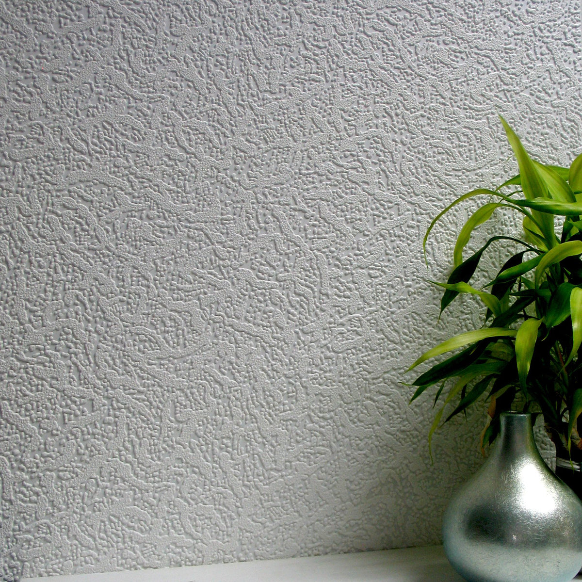 Anaglypta paintable wallpaper